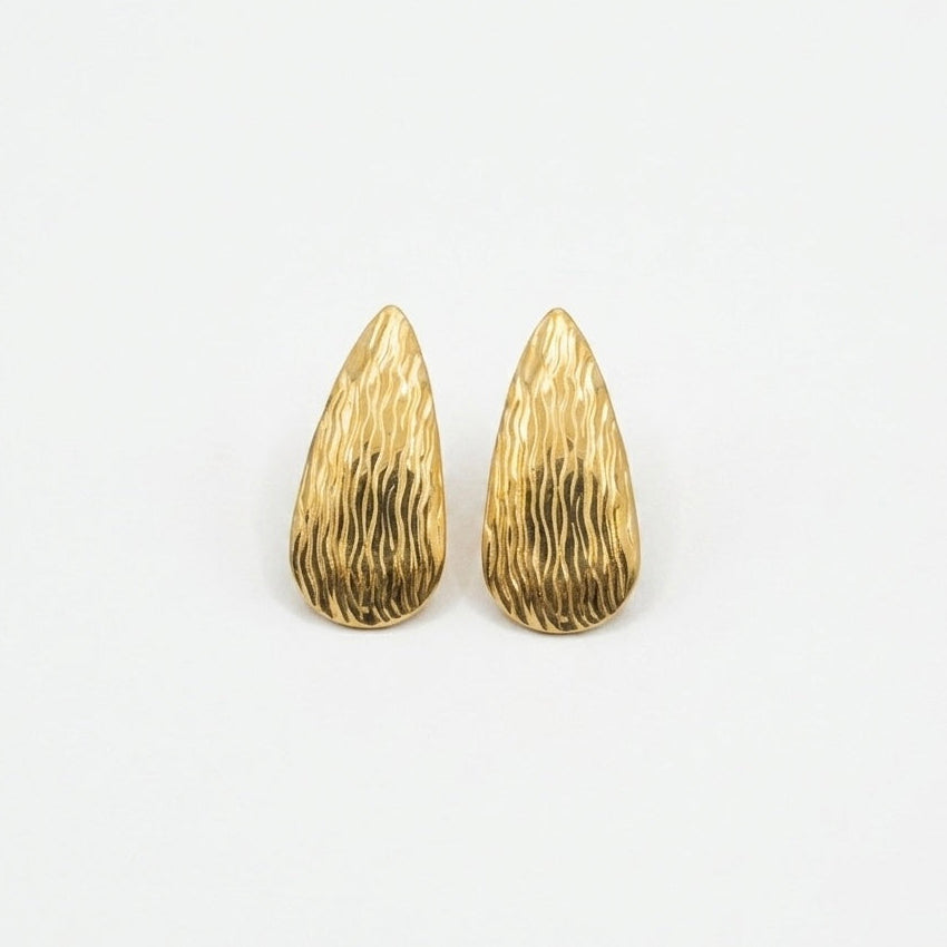 Drops statement earrings